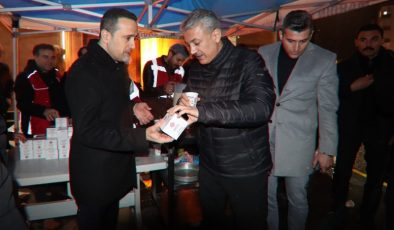 Diyarbakır ve çevre illerde kandil simidi dağıtıldı