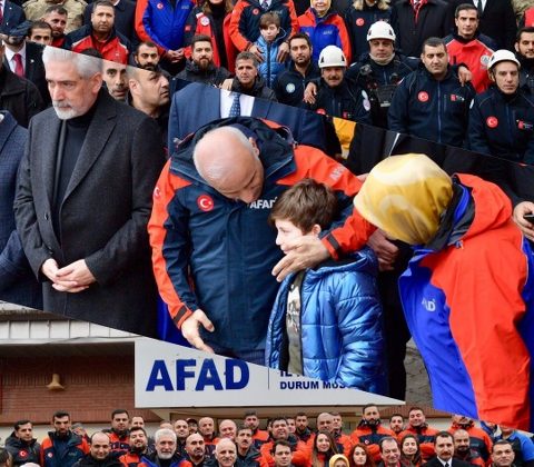 Diyarbakır’da 6 Şubat depremlerinde hayatını kaybedenler anıldı
