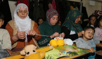 Diyarbakır’da anneler, hikaye kahramanlarını ilmek ilmek örüyor
