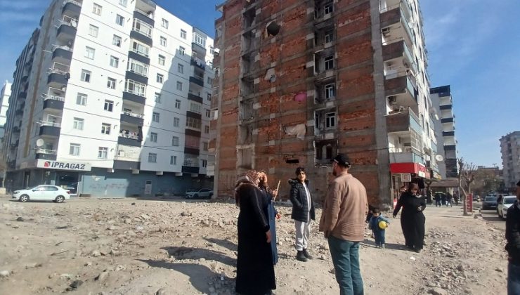 Diyarbakır’da yıkım mağdurları çaresiz: Hem tehlike hem hırsız korkusu