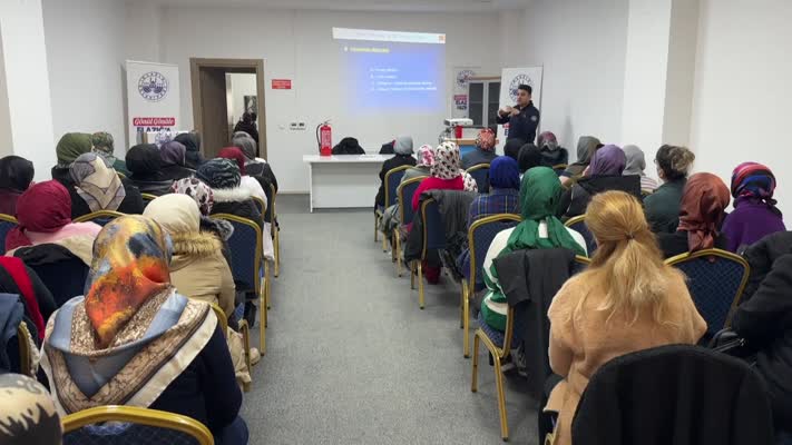 Elazığ’da anneler yangınla mücadele eğitimi alıyor