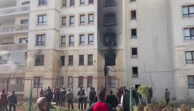 Mardin’de apartmanda yangın, 8 kişi dumandan etkilendi