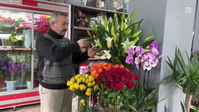 Hobi olarak başladı, 45 yıldır çiçek tasarlıyor