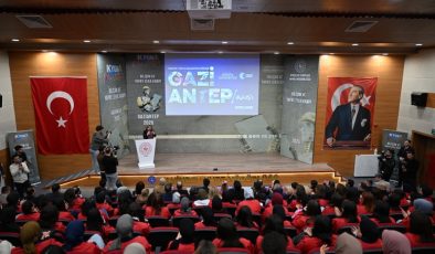 Gaziantep’te bilişim ve yapay zeka kampı kapılarını açtı