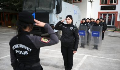 Kadın polisler Gaziantep’te asayişin sağlanmasına öncülük ediyor