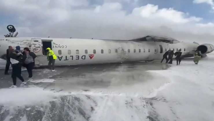 Havaalanında panik, uçak inişte kaza yaptı