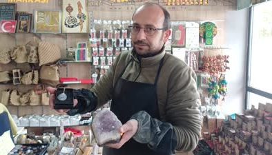 Hobi olarak taş toplamaya başladı, şimdi mesleği oldu