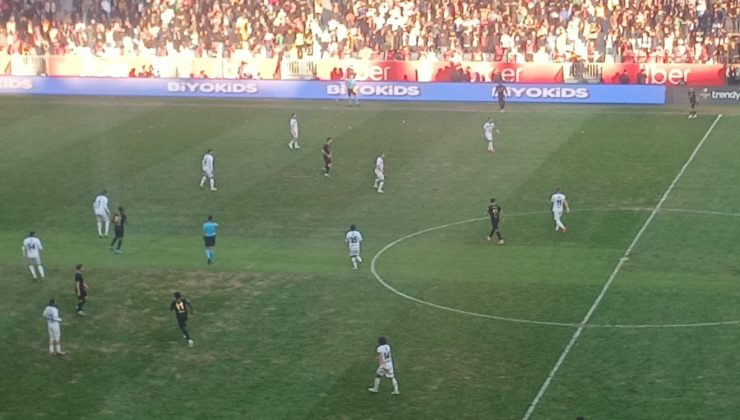 Sakaryaspor İlk Yarıyı Önde Kapattı