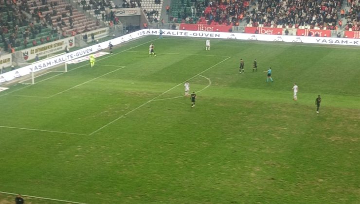 Amedspor ile Sakaryaspor Arasında Gol Düellosu: Maç 2-2 Sonuçlandı