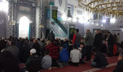 İlk Teravih Kılındı Camiler Doldu Taştı