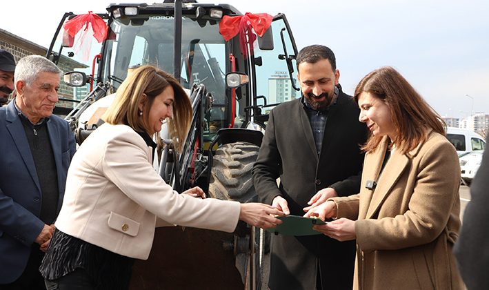 DBB’den Pınarbaşı Belediyesine araç desteği