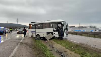 İşçi midibüsü devrildi, 18 kişi yaralandı