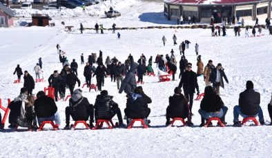 Karacadağ Kayak Merkezi’nde pistler doldu