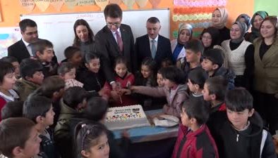 Van’da kadınlar üretti, kırsaldaki çocuklar sevindi