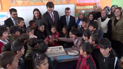 Van’da kadınlar üretti, kırsaldaki çocuklar sevindi