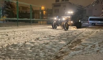 Kayseri’de kar ve tipi nedeniyle 64 mahalle yolu kapandı