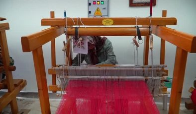 Karacakılavuz dokuması 144 yıllık geleneği sürdürüyor