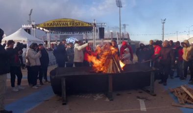 KaravanFest’e yoğun ilgi, kamp ateşi coşkuyla yakıldı