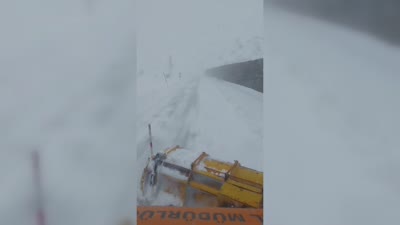 Kars’ta kar nedeniyle Kağızman-Ağrı kara yolu ulaşıma kapatıldı
