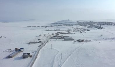 Kars’ta kar yağışı etkili oldu, köyler beyaza büründü