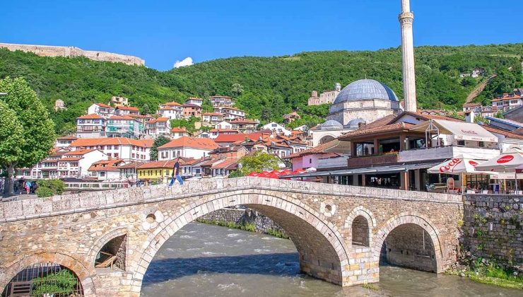 Kosova’da parlamento seçimlerinde başbakan Albin Kurti’nin partisi önde
