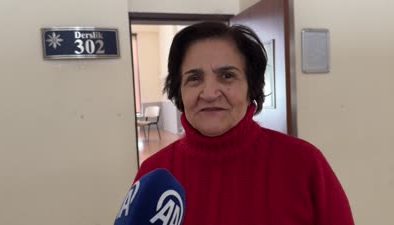 Menşure teyze 70 yaşında üniversite sıralarına oturdu
