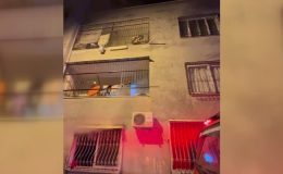 Mersin’de 3 katlı binada yangın, mahsur kalanlar kurtarıldı