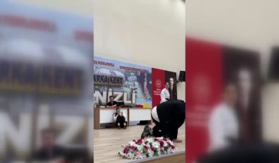 Öğrenciler, karate gösterisiyle kadına şiddete dikkat çekti