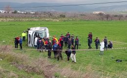Öğrencileri taşıyan servis midibüsü devrildi, 2 ölü, 26 yaralı