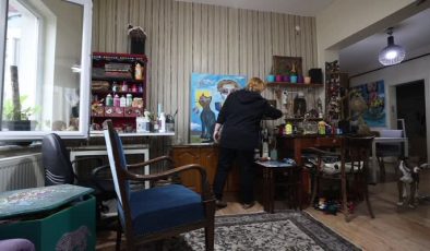 Öğretmeninin keşfettiği yeteneği sayesinde 7 ülkede sergi açtı