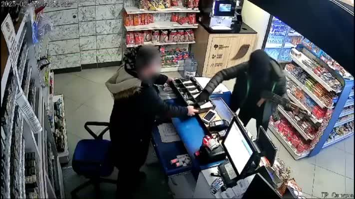 Oyuncak tüfekle kasiyeri tehdit edip para gasbeden zanlı tutuklandı