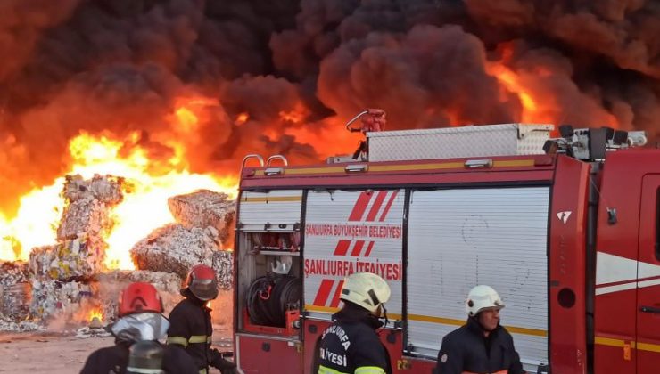 Şanlıurfa’da geri dönüşüm tesisinde çıkan yangın söndürüldü