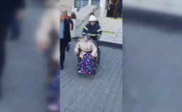 Adana’da şiddetli rüzgar, okulun çatısını uçurdu, öğrenciler tahliye edildi