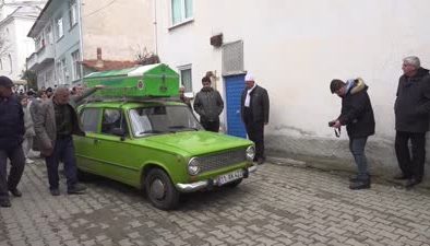 Tabutu 29 yıldır baktığı Murat 124 ile taşındı
