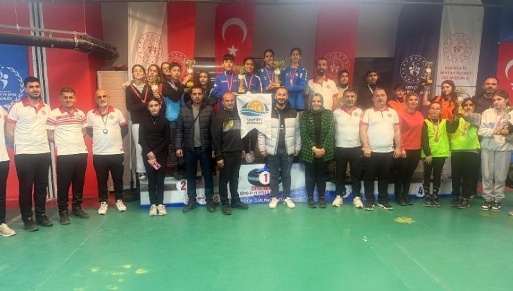  Talaytepe Ortaokulu Floor Curling’te Fırtına Gibi Esti