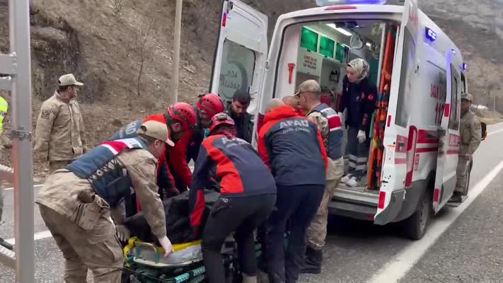 Tunceli’de kayaya çarpan araçta 1 kişi öldü, 6 kişi yaralandı
