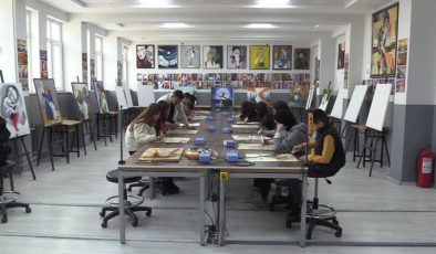Vanlı öğrenciler ahşap yakma sanatını geleceğe taşıyor