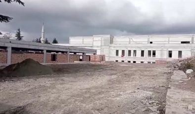 Vinç sepetinin düşmesi sonucu 1 işçi öldü, 1 işçi yaralandı