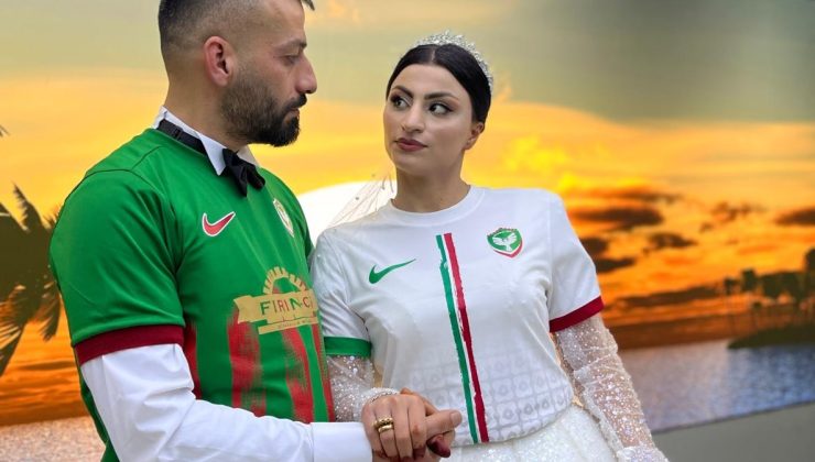 Düğününe Amedspor Formasıyla Katıldı!