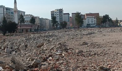 Bağlar’daki Eski Polis Okulu arazisinin akıbeti merak konusu