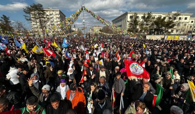 Diyarbakır’da “Barış İçin Özgürlük” Mitingi sona erdi