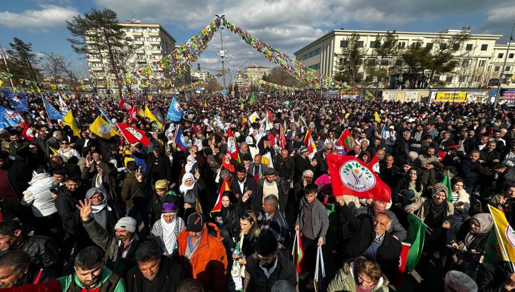 Diyarbakır’da “Barış İçin Özgürlük” Mitingi sona erdi