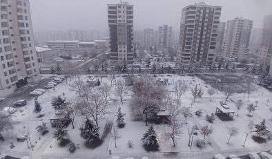 Diyarbakır’da beklenen kar yağışı başladı