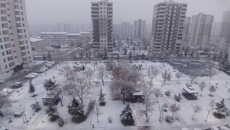 Diyarbakır’da beklenen kar yağışı başladı