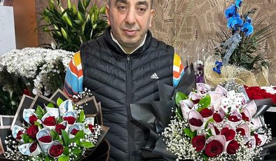 Sevgililer Günü’ne özel para konseptli çiçekler