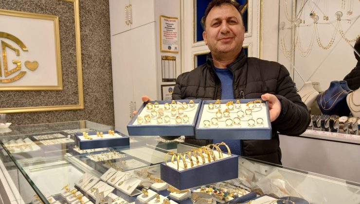 Diyarbakır kuyumcularında 14 Şubat hareketliliği başladı