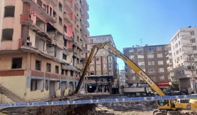 Diyarbakır’da Karaşin Apartmanı’nın yıkımı başlıyor