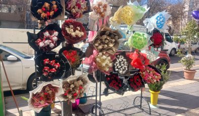 Çiçekçilerde Yeni Dönem: Gül Buketi Yerine Kelebek ve Ayıcık Buketleri moda oldu