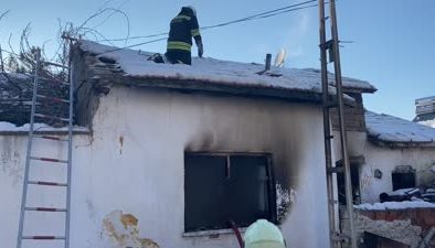 Yozgat’ta bir evde yangın çıktı, mahalleli paniğe kapıldı