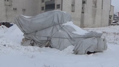 Yüksekova buz kesti, vatandaşlar zor anlar yaşıyor